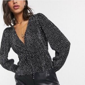 Fitted Black and White Long Sleeve Blouse with Notched Collar